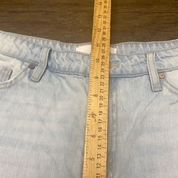 KanCan Shorts Women's Size 7/27 High Rise Light Wash Distressed jean shorts - Picture 6 of 7